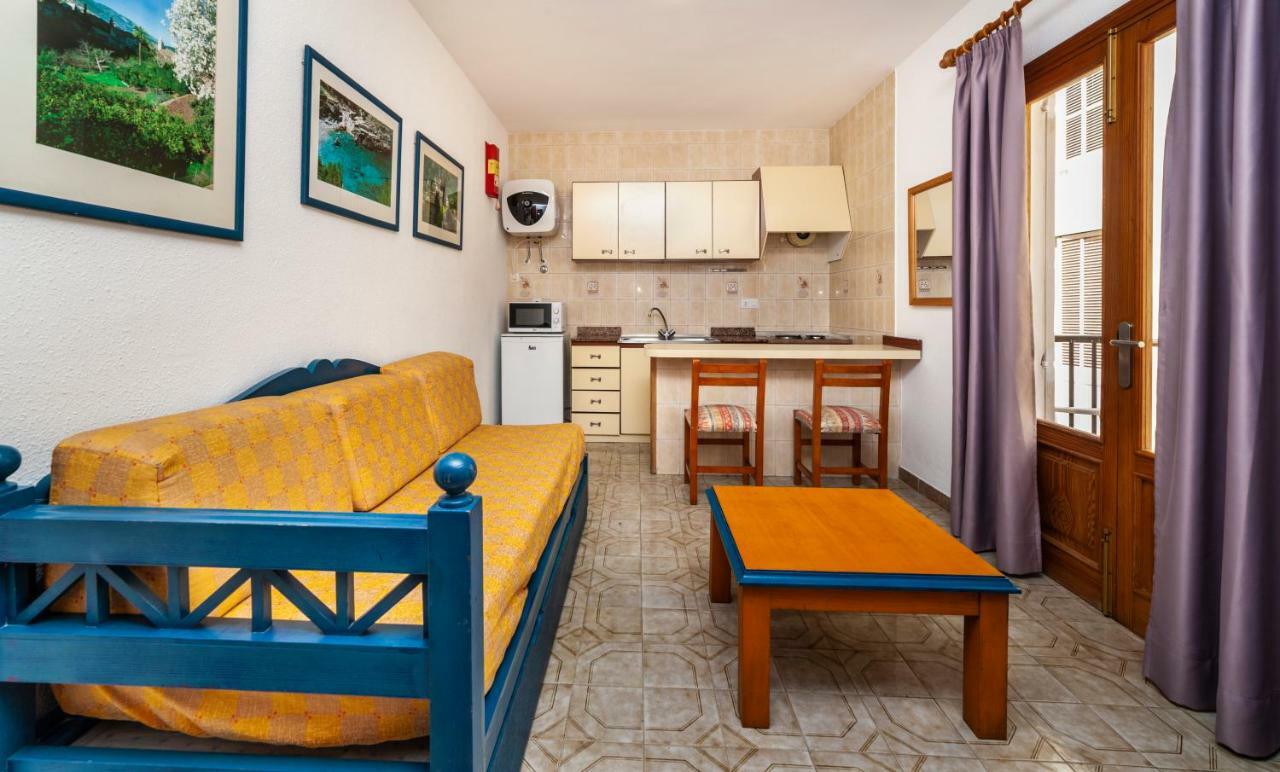 Apartamentos Charlys Can Picafort Кан Пикафорт Екстериор снимка