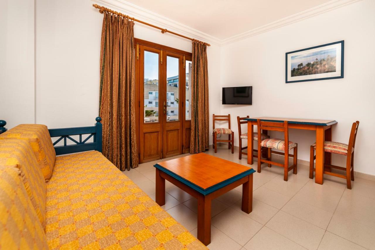 Apartamentos Charlys Can Picafort Кан Пикафорт Екстериор снимка