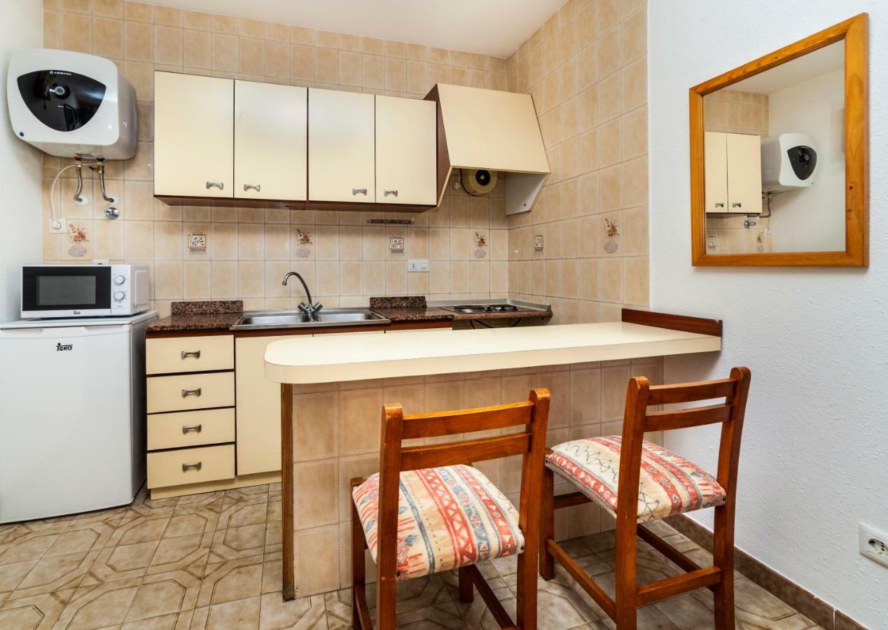 Apartamentos Charlys Can Picafort Кан Пикафорт Екстериор снимка