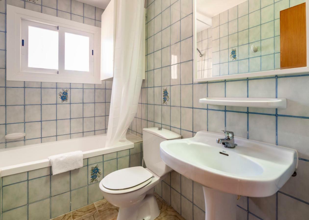 Apartamentos Charlys Can Picafort Кан Пикафорт Екстериор снимка