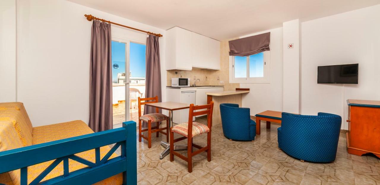 Apartamentos Charlys Can Picafort Кан Пикафорт Екстериор снимка
