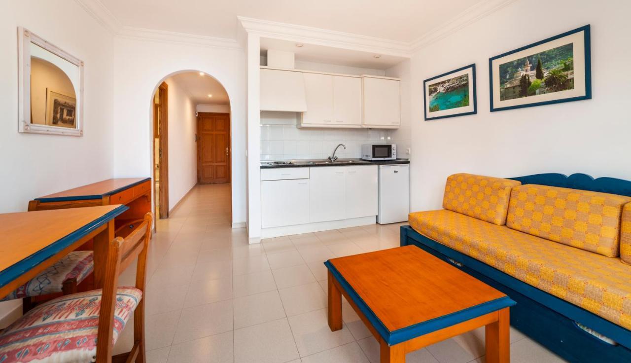 Apartamentos Charlys Can Picafort Кан Пикафорт Екстериор снимка