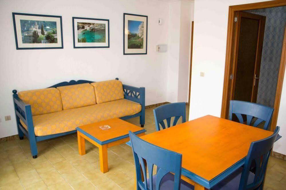 Apartamentos Charlys Can Picafort Кан Пикафорт Екстериор снимка