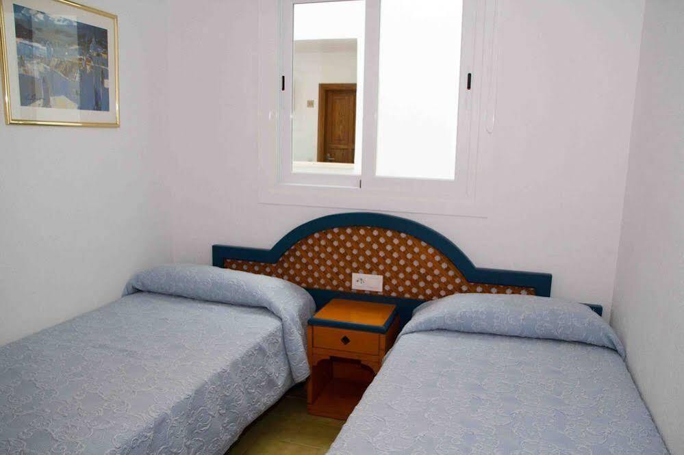 Apartamentos Charlys Can Picafort Кан Пикафорт Екстериор снимка