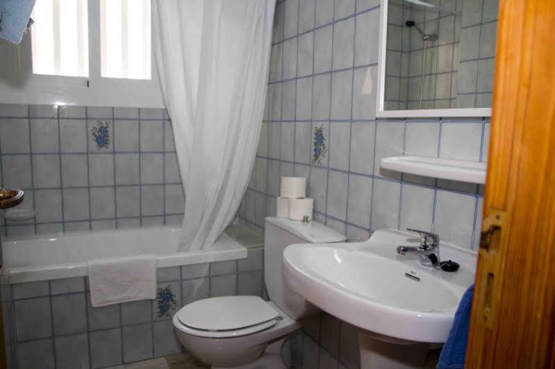 Apartamentos Charlys Can Picafort Кан Пикафорт Екстериор снимка