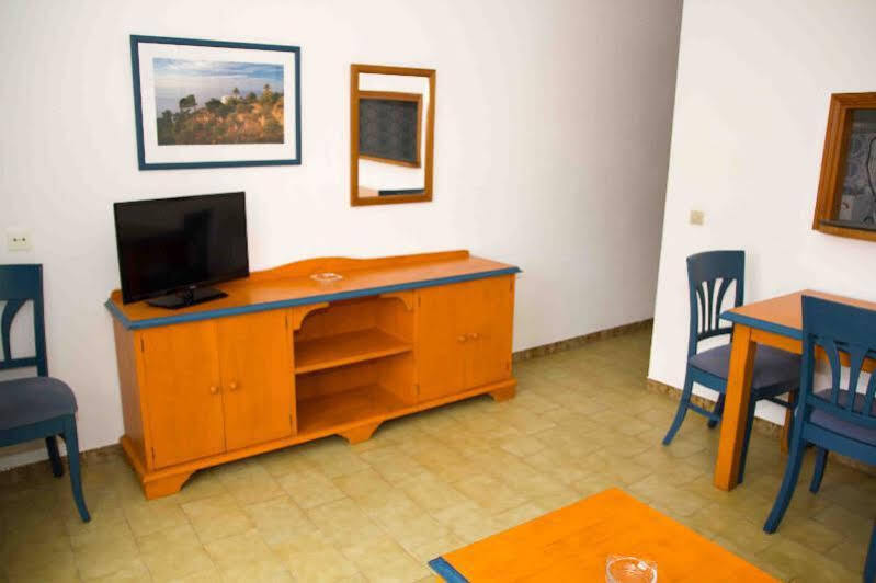Apartamentos Charlys Can Picafort Кан Пикафорт Екстериор снимка