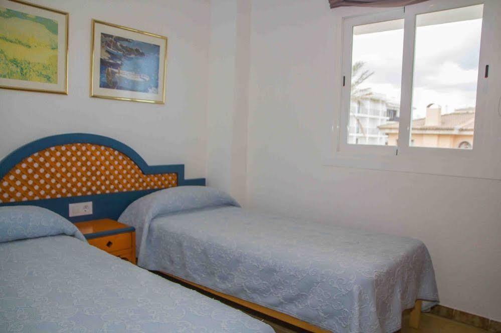 Apartamentos Charlys Can Picafort Кан Пикафорт Екстериор снимка