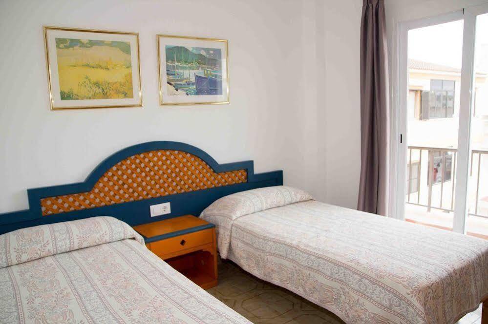 Apartamentos Charlys Can Picafort Кан Пикафорт Екстериор снимка