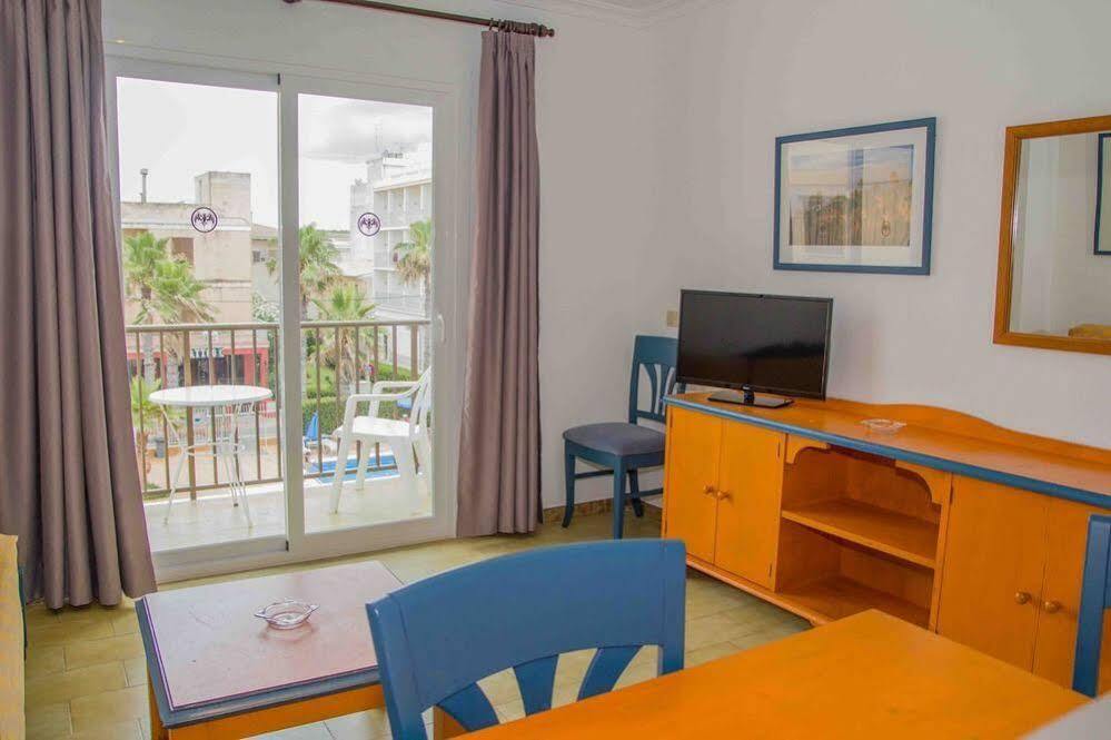 Apartamentos Charlys Can Picafort Кан Пикафорт Екстериор снимка